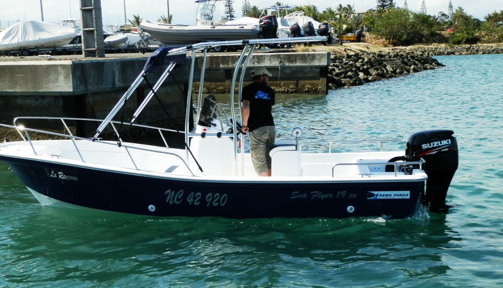 19-Foot5.8-Meters-Fiberglass-Yacht-for-8-People1.png